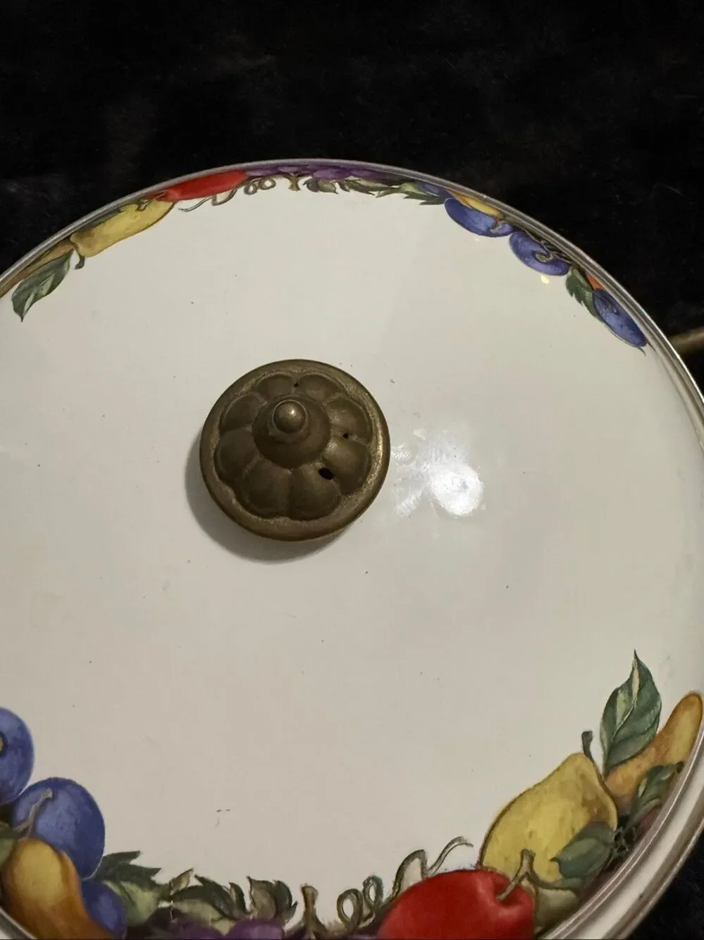 TABLETOPS UNLIMITED Kensington Garden Porcelain Enamel 3 Quart Covered Casserole